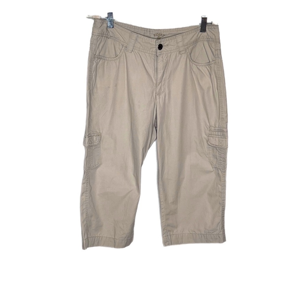 Riders by Lee Women's Brianna Cargo Capri Pants Size 10.  Tan color 18.5 inseam